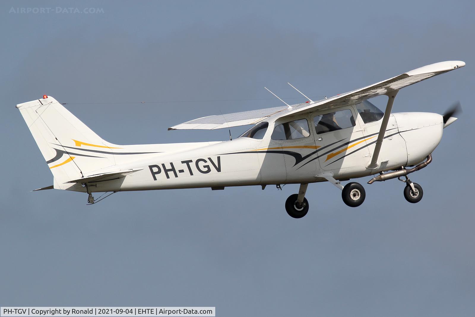 PH-TGV, Reims F172N Skyhawk C/N 1640, at teuge