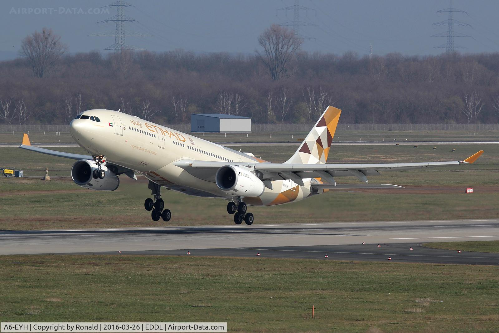 A6-EYH, 2006 Airbus A330-243 C/N 729, at dus