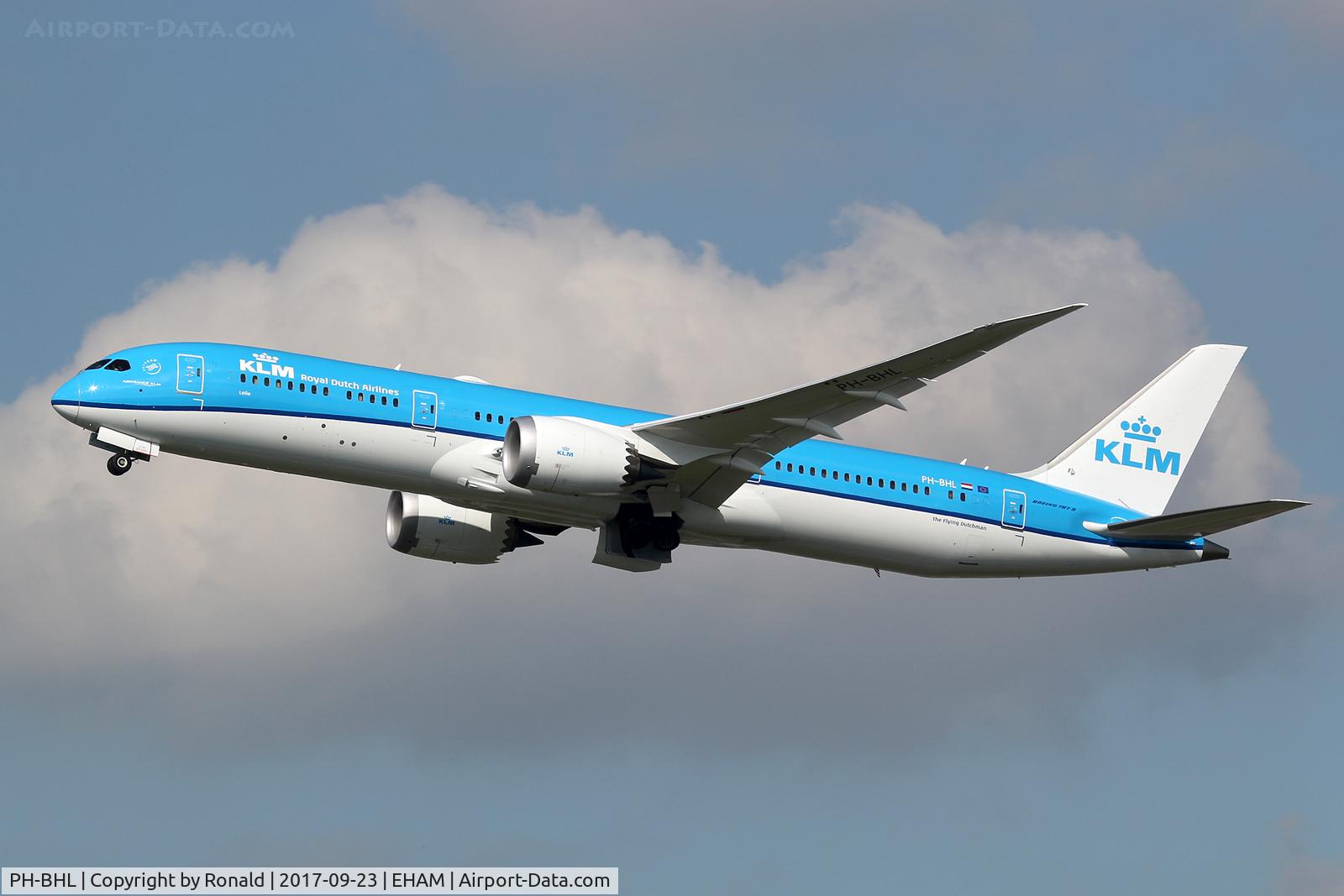 PH-BHL, 2017 Boeing 787-9 Dreamliner C/N 38775, at spl