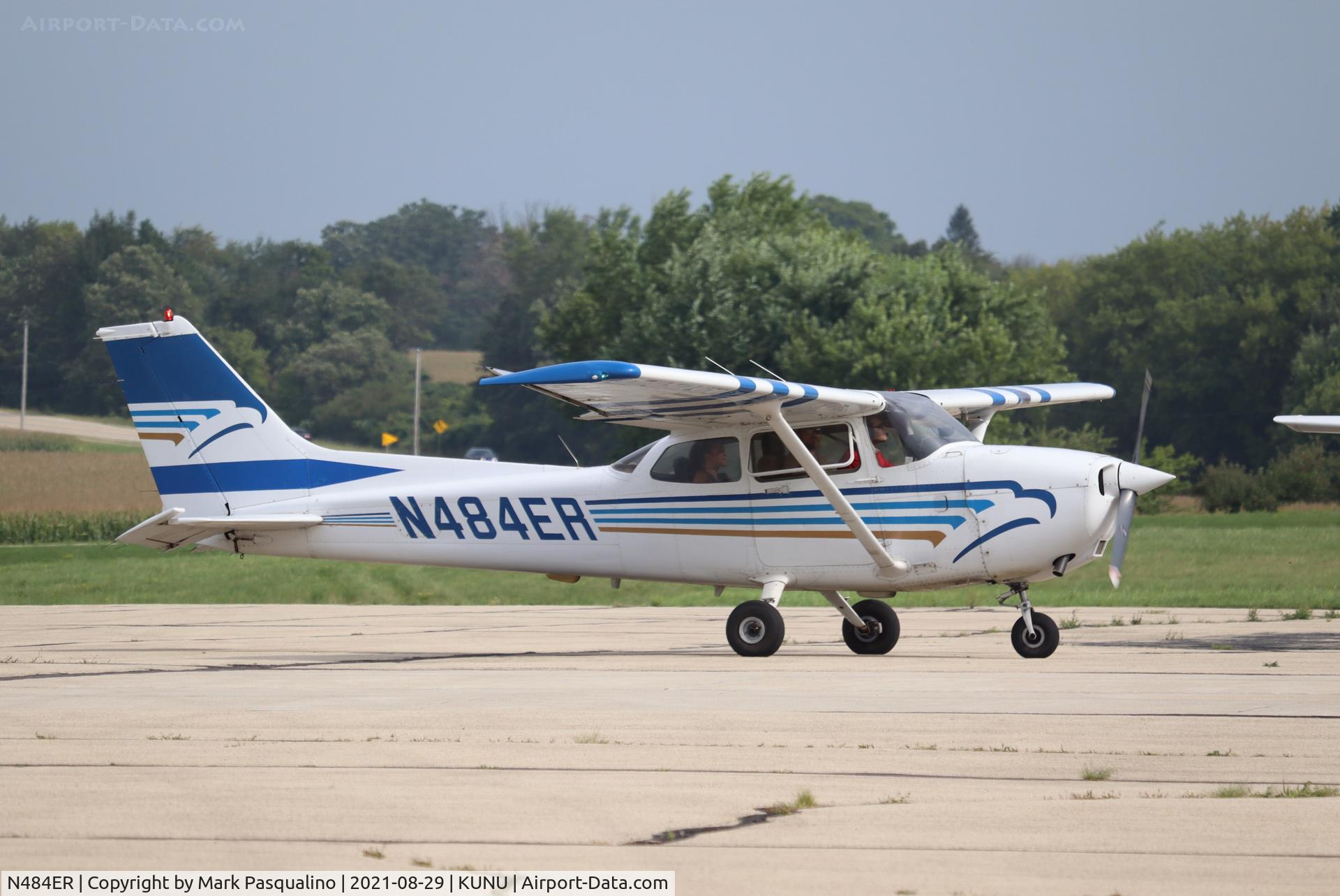 N484ER, 2001 Cessna 172S C/N 172S8944, Cessna 172S