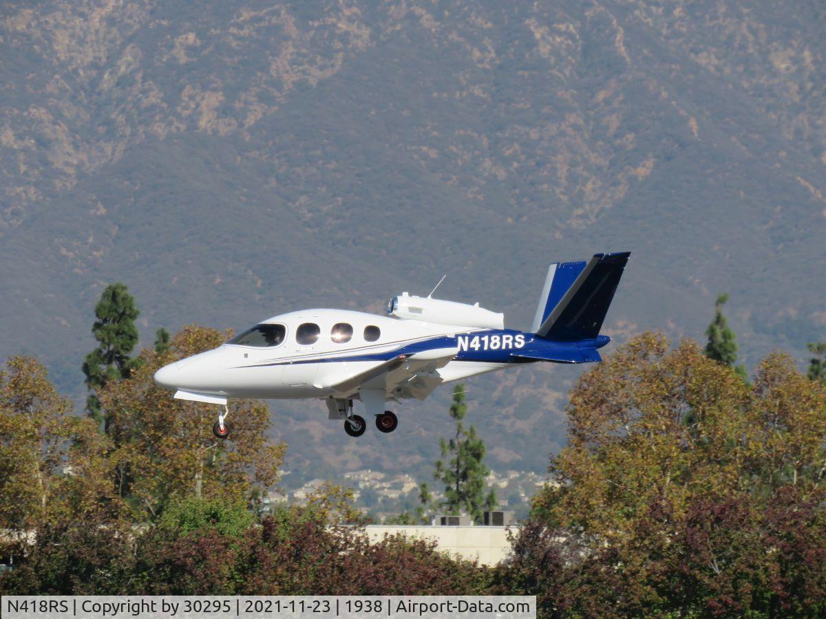 N418RS, 2018 Cirrus Vision SF50 C/N 0064, Landing