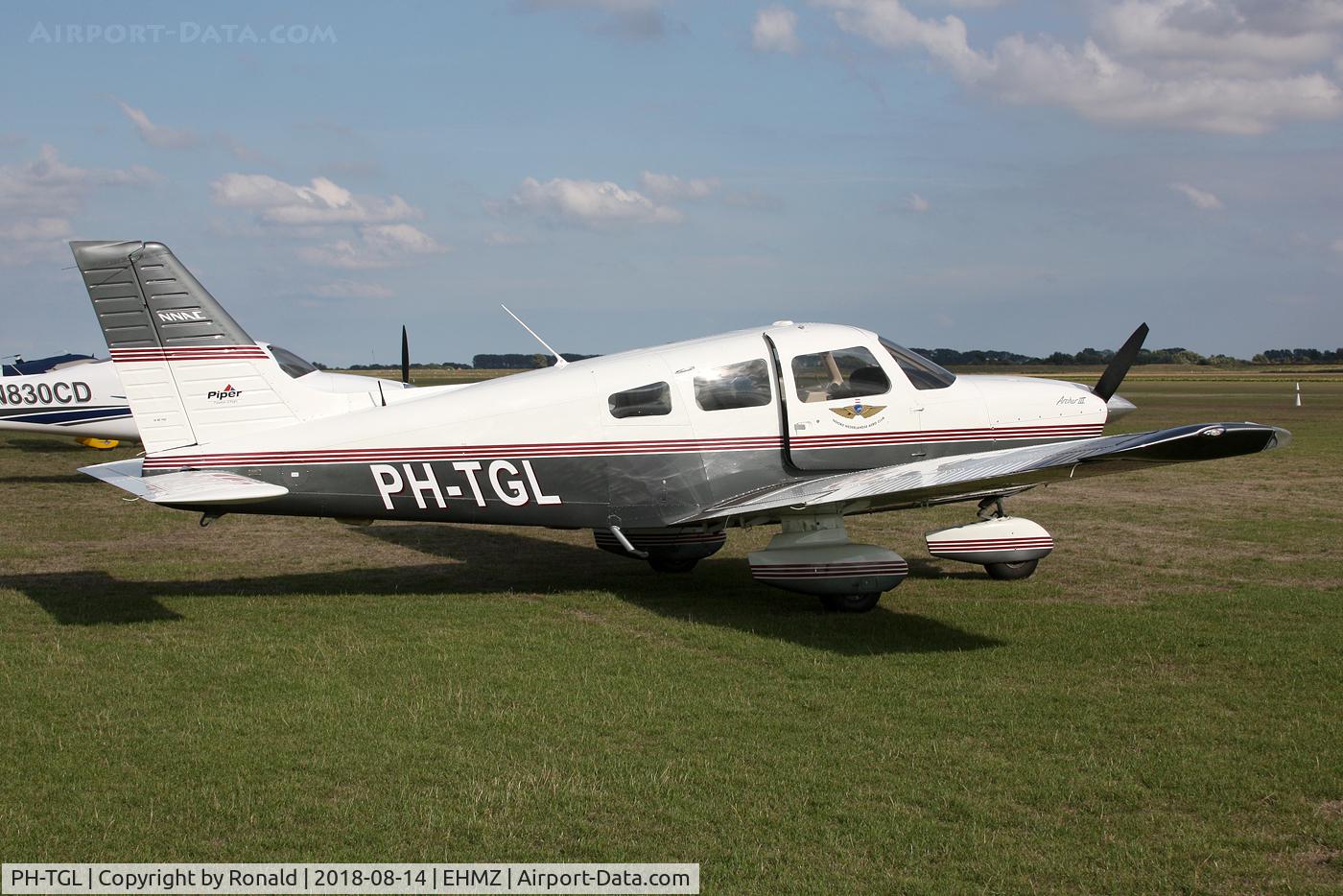 PH-TGL, 2001 Piper PA-28-181 Cherokee Archer III C/N 2843431, at ehmz