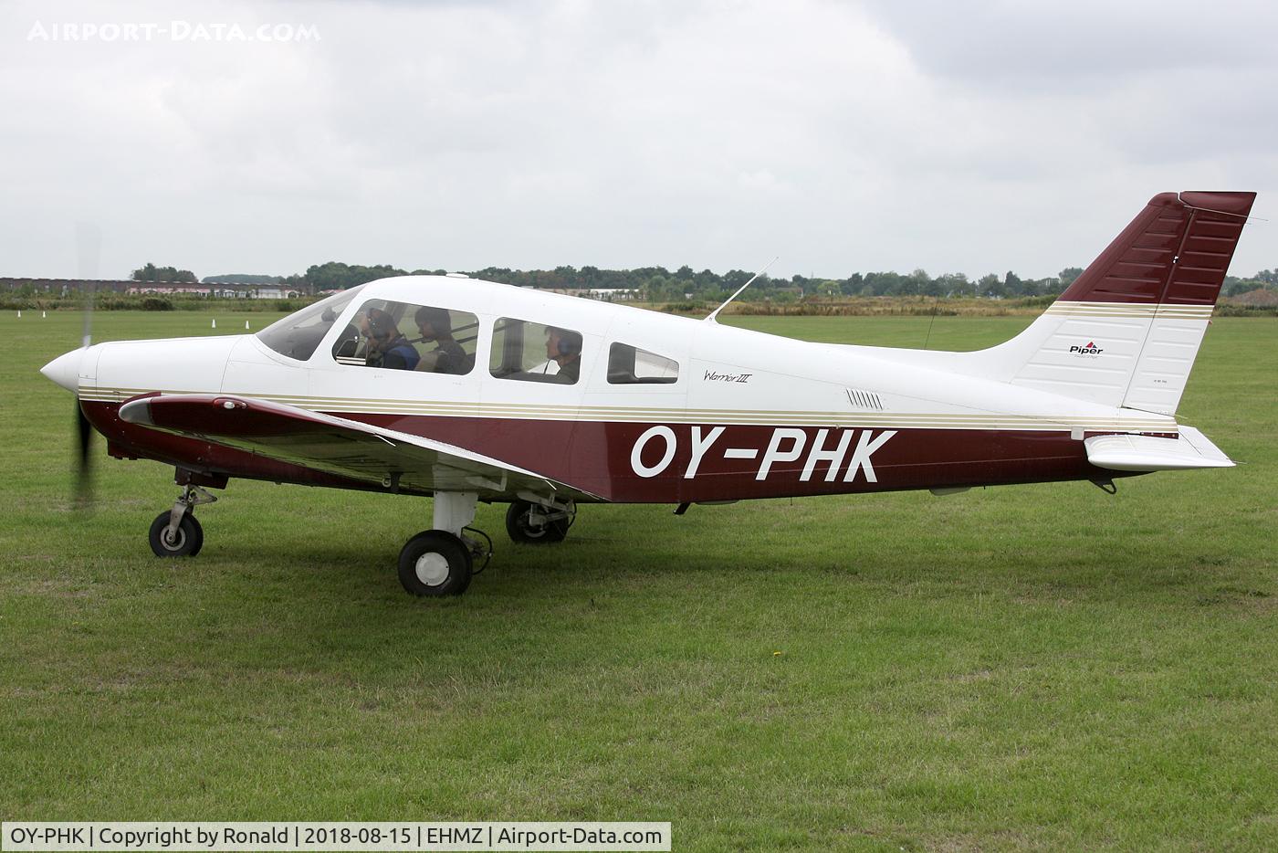OY-PHK, Piper PA-28-161 Warrior III C/N 2842253, at ehmz