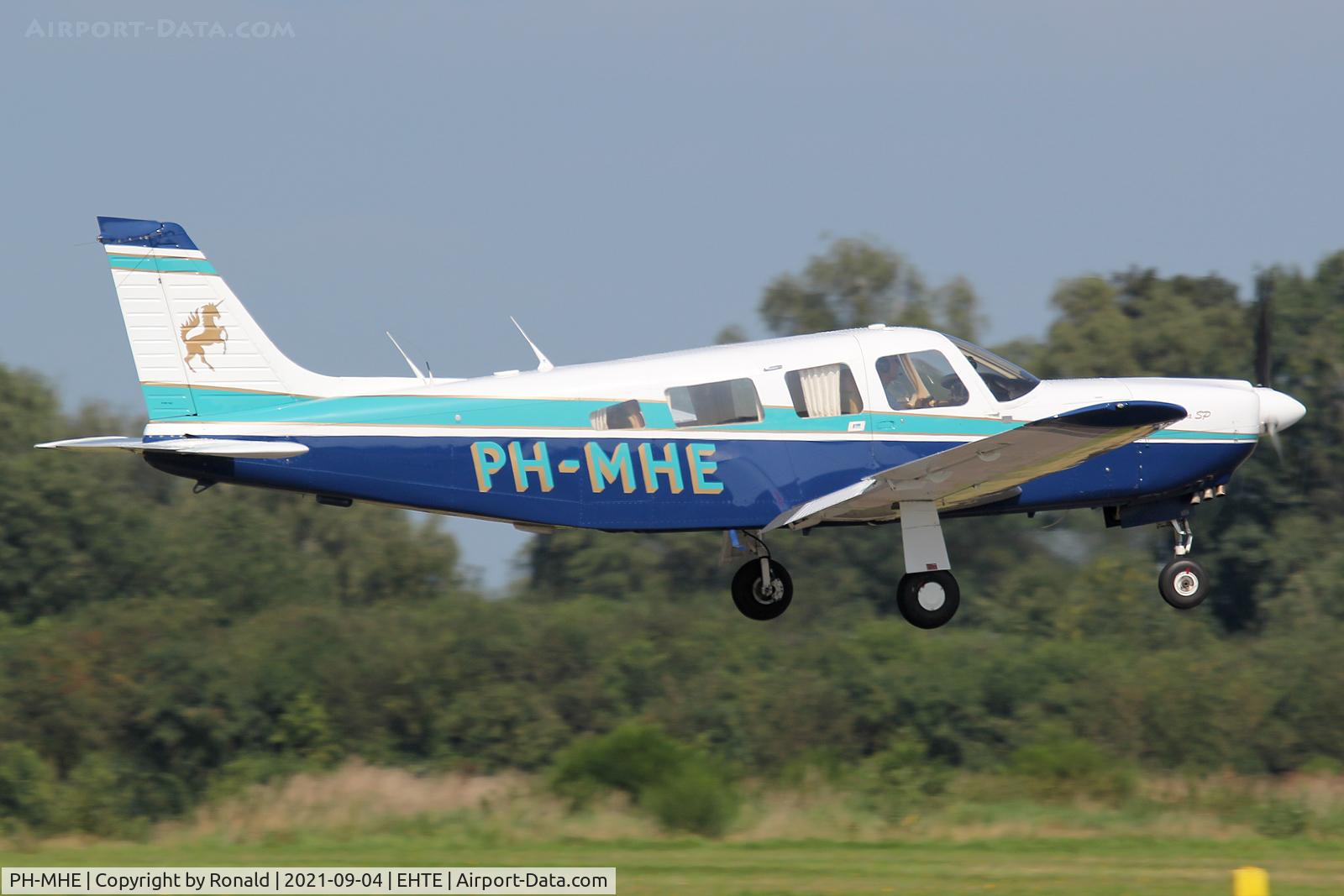 PH-MHE, Piper PA-32R-301 Saratoga SP C/N 32R-8013089, at teuge