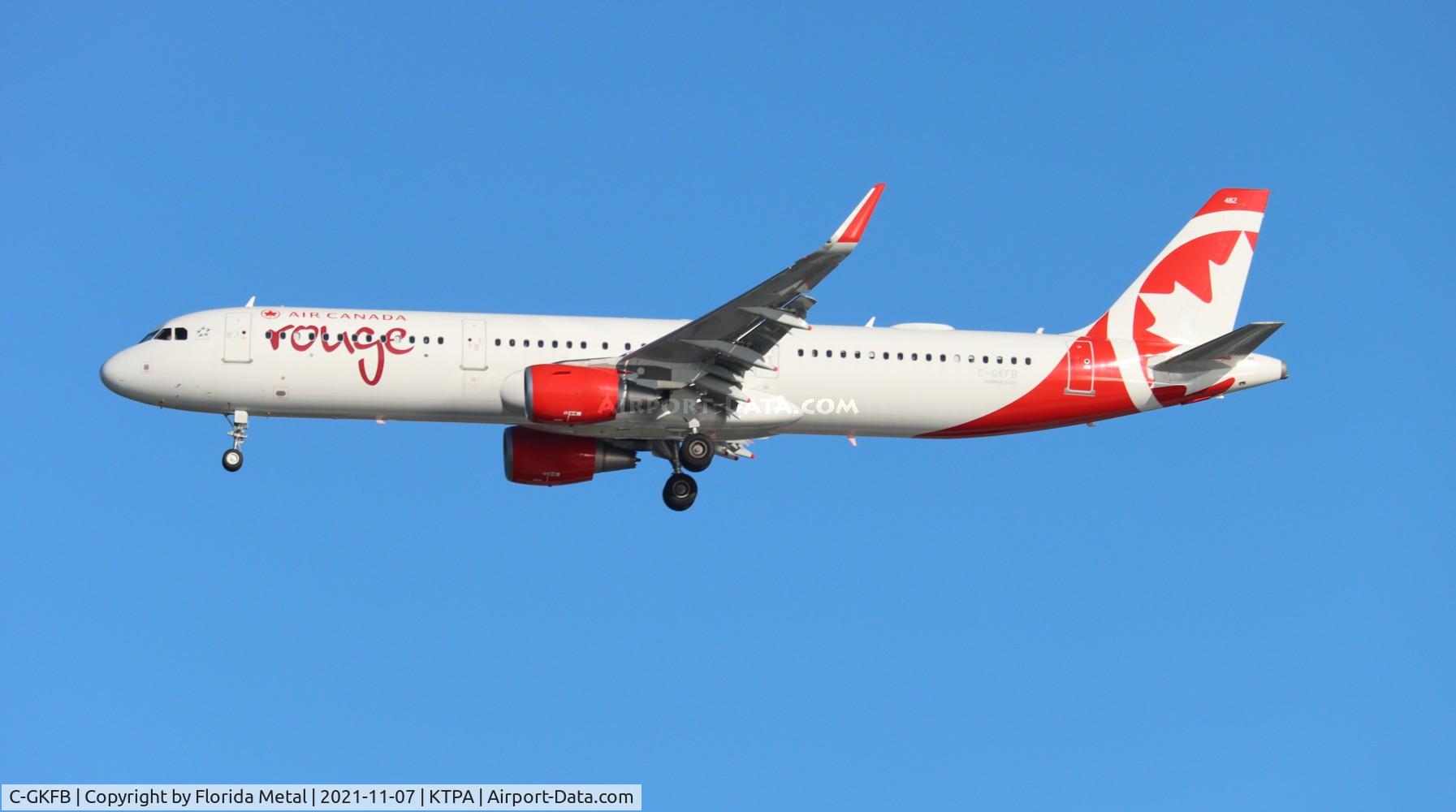 C-GKFB, 2018 Airbus A321-211 C/N 8232, Rouge