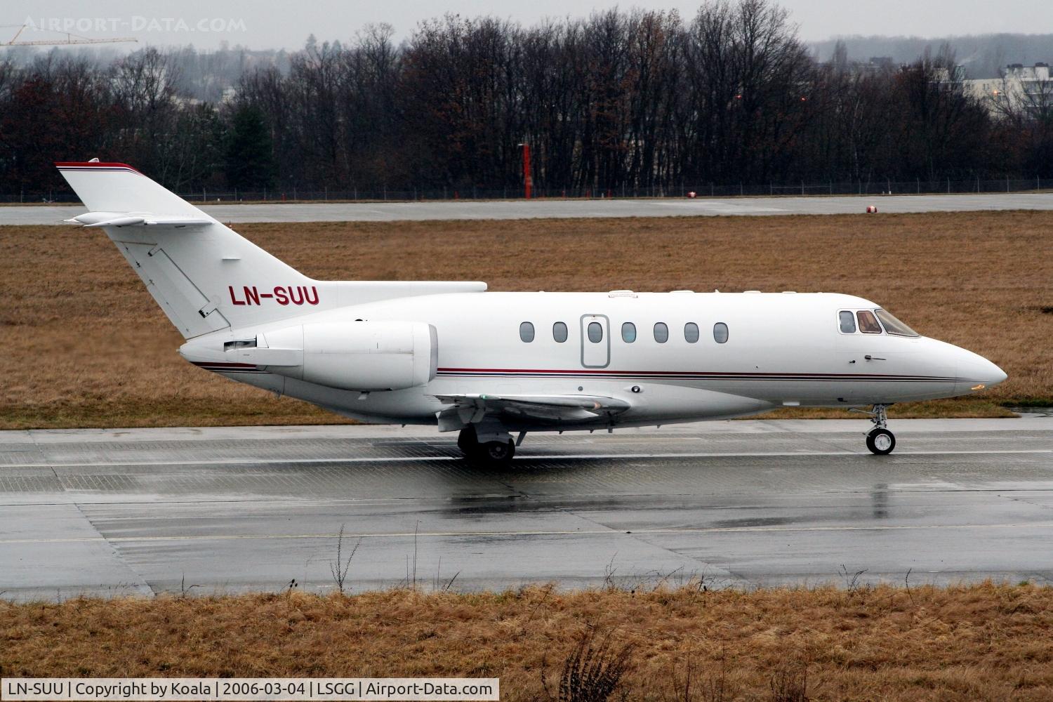 LN-SUU, 1986 Boeing 737-205 C/N 23465, Taxing to departure