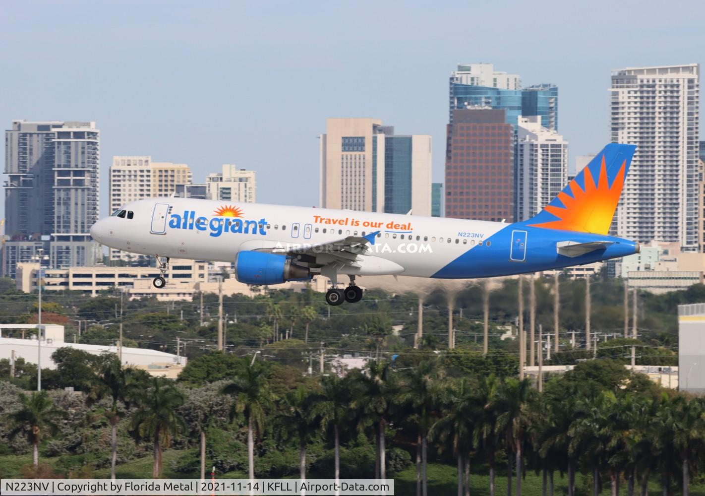 N223NV, 2001 Airbus A320-214 C/N 1540, Allegiant A320