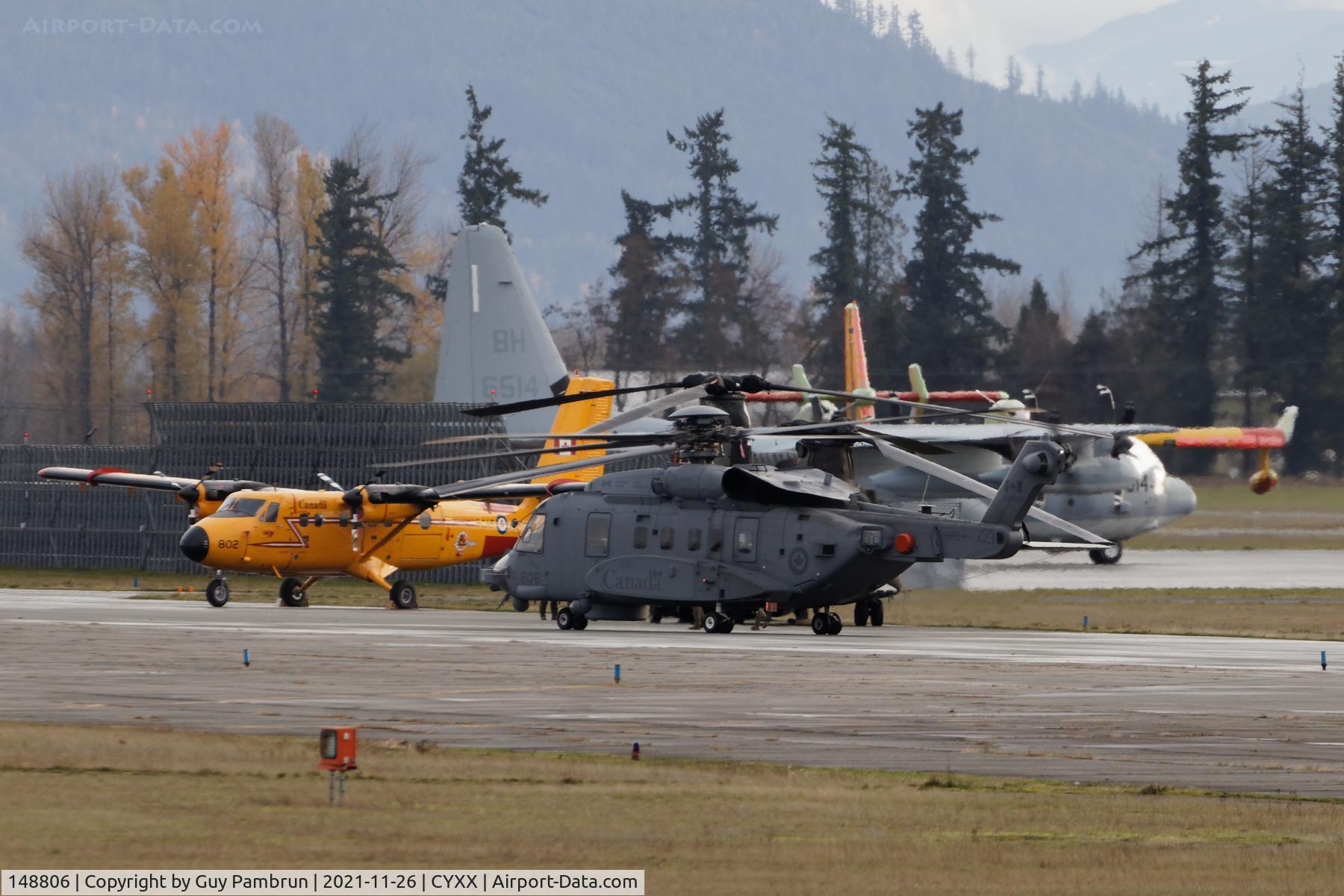 148806, Sikorsky CH-148 Cyclone C/N 92-5006, Taxied in after landing on 07