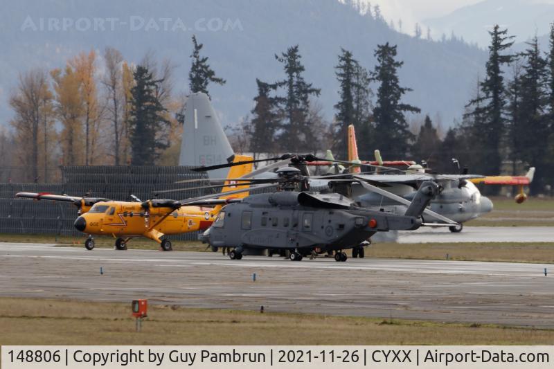 148806, Sikorsky CH-148 Cyclone C/N 92-5006, In town for flood relief