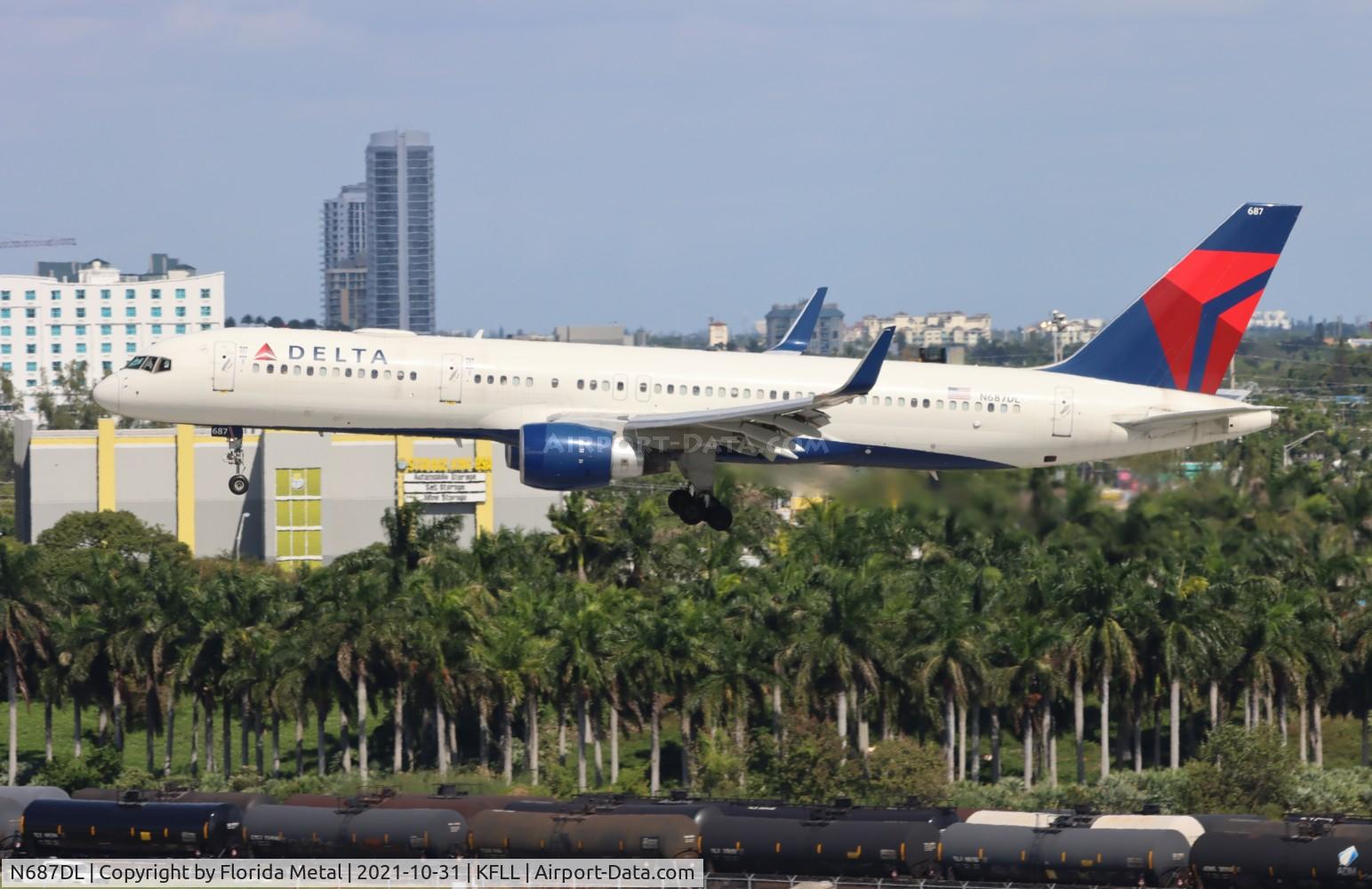 N687DL, 1998 Boeing 757-232 C/N 27586, Delta