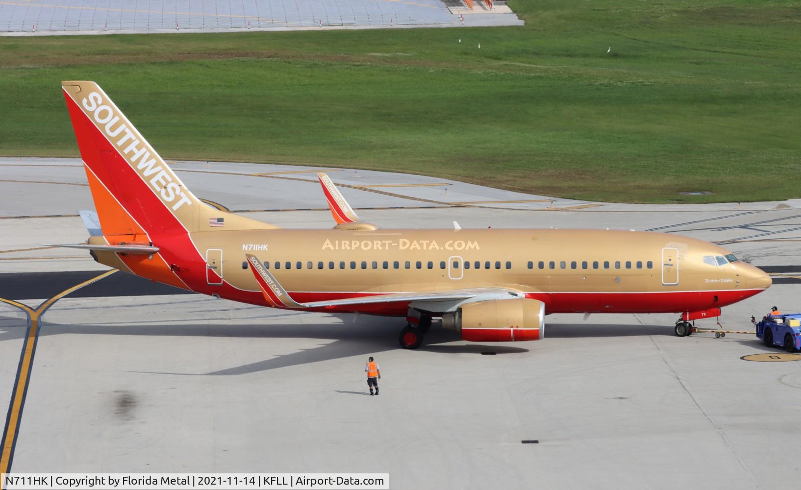 N711HK, 1998 Boeing 737-7H4 C/N 27845, Southwest