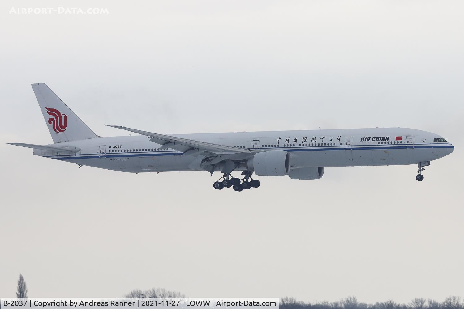 B-2037, 2013 Boeing 777-39L/ER C/N 38677, Air China B777