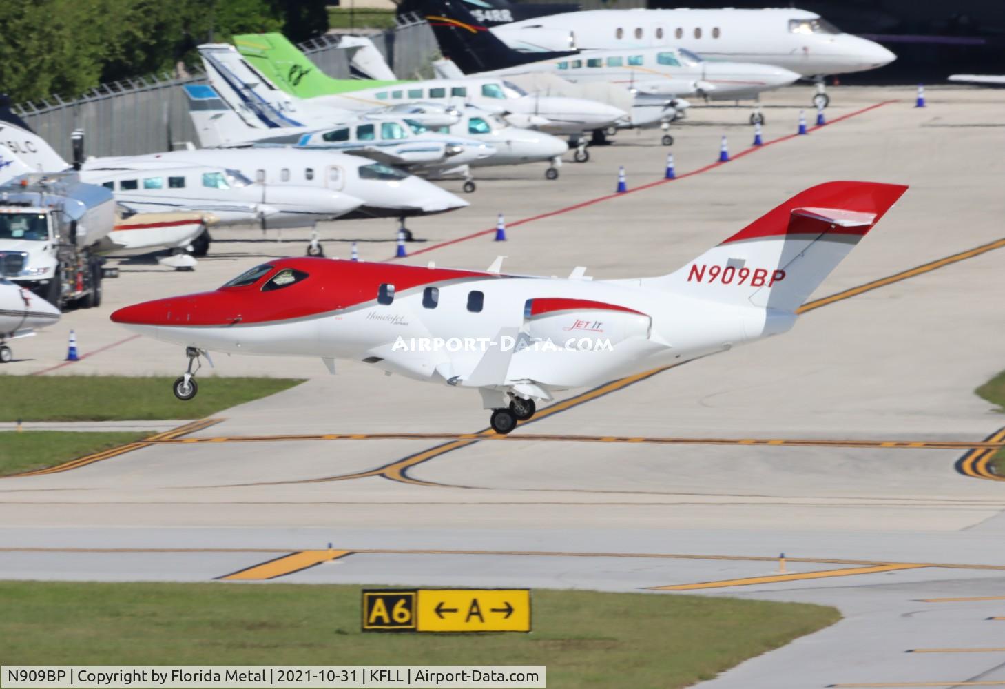 N909BP, 2017 Honda HA-420 HondaJet C/N 42000099, Hondajet