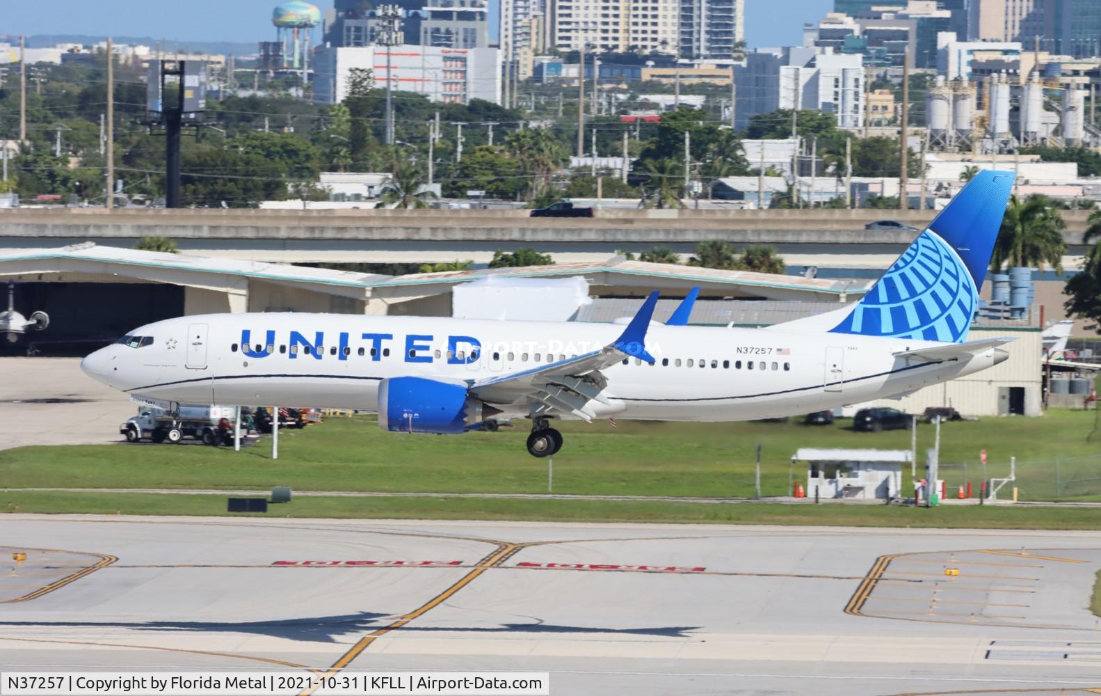N37257, 2021 Boeing 737-8 MAX C/N 43442, United 737 MAX 8