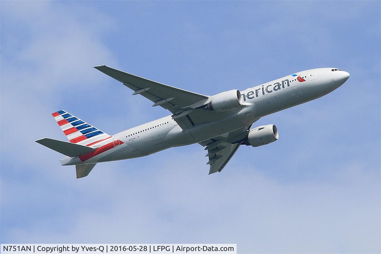 N751AN, 2001 Boeing 777-223 C/N 30798, Boeing 777-223, Climbing from rwy 06R, Roissy Charles De Gaulle airport (LFPG-CDG)