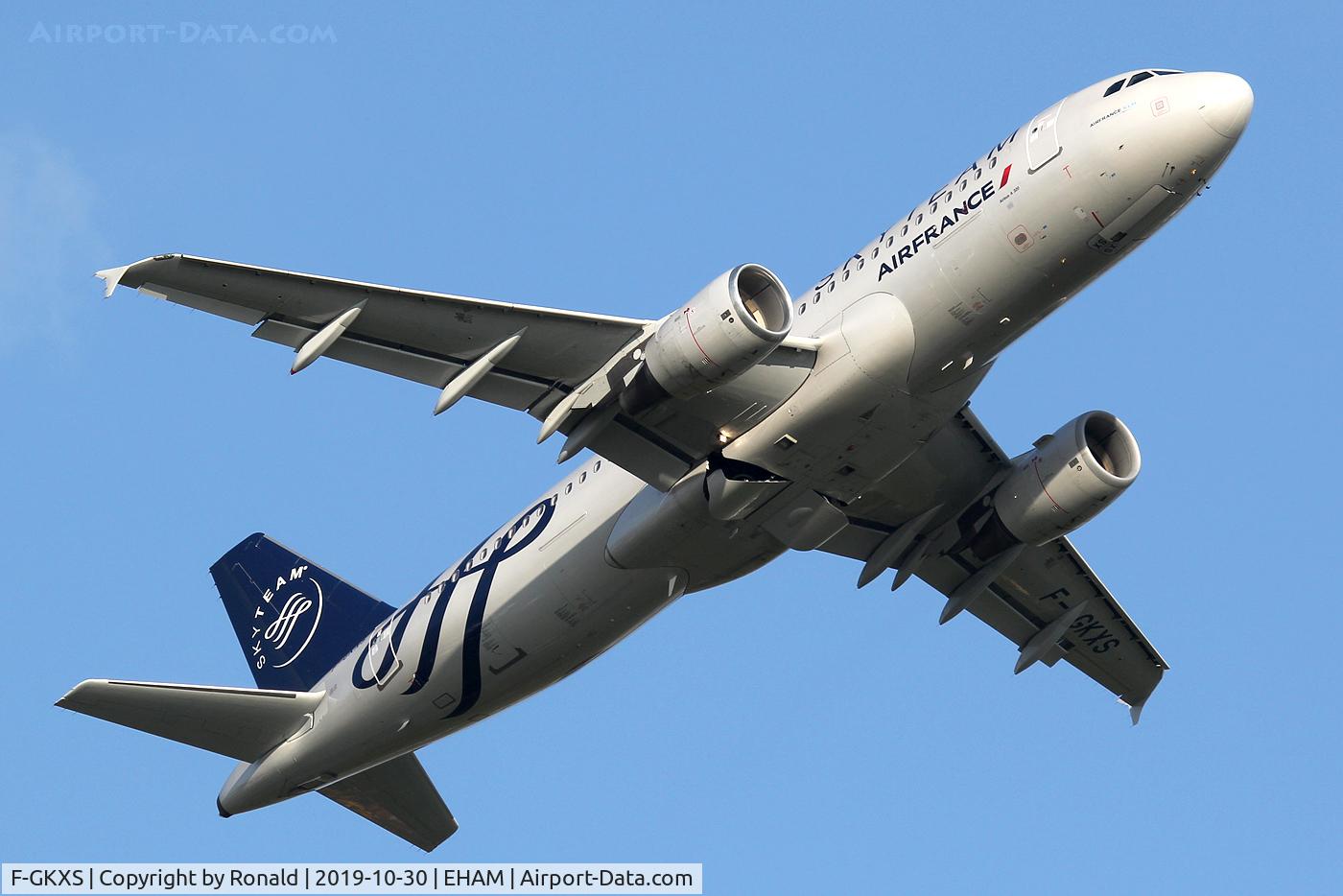 F-GKXS, 2009 Airbus A320-214 C/N 3825, at spl
