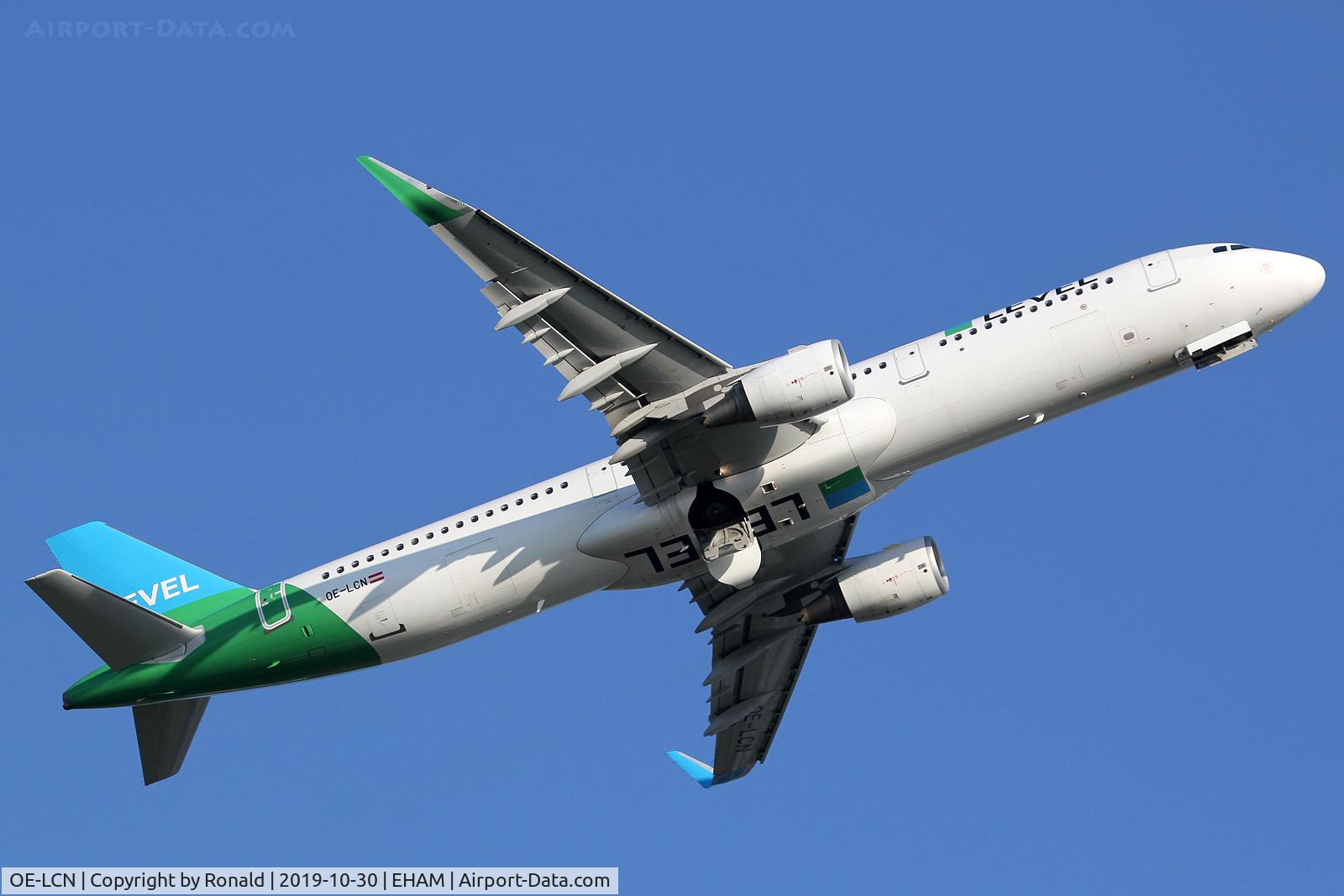 OE-LCN, 2015 Airbus A321-211 C/N 6454, at spl