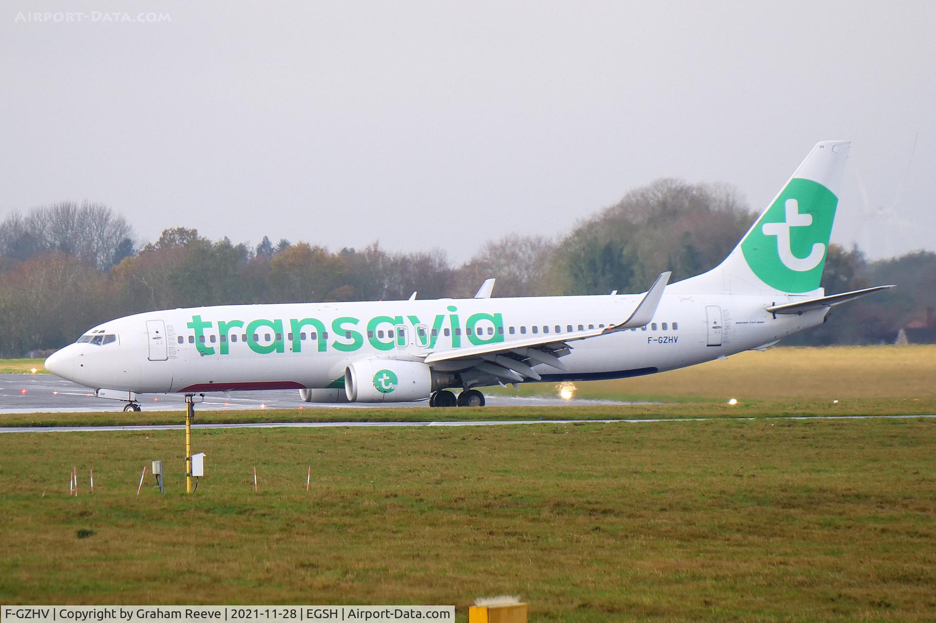 F-GZHV, 1998 Boeing 737-85H C/N 29444, Just landed at Norwich.