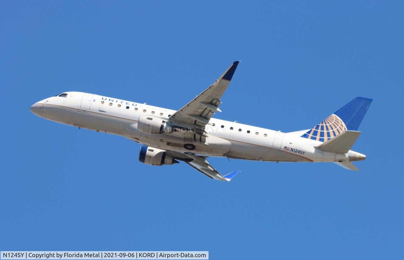 N124SY, 2016 Embraer 175LR (ERJ-170-200LR) C/N 17000439, ORD 2021