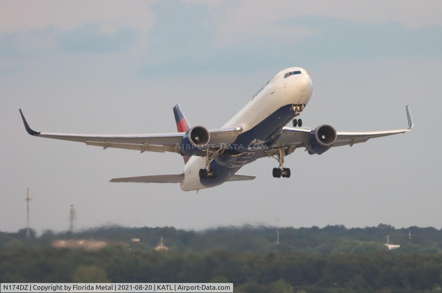 N174DZ, 1998 Boeing 767-332 C/N 29693, ATL 2021