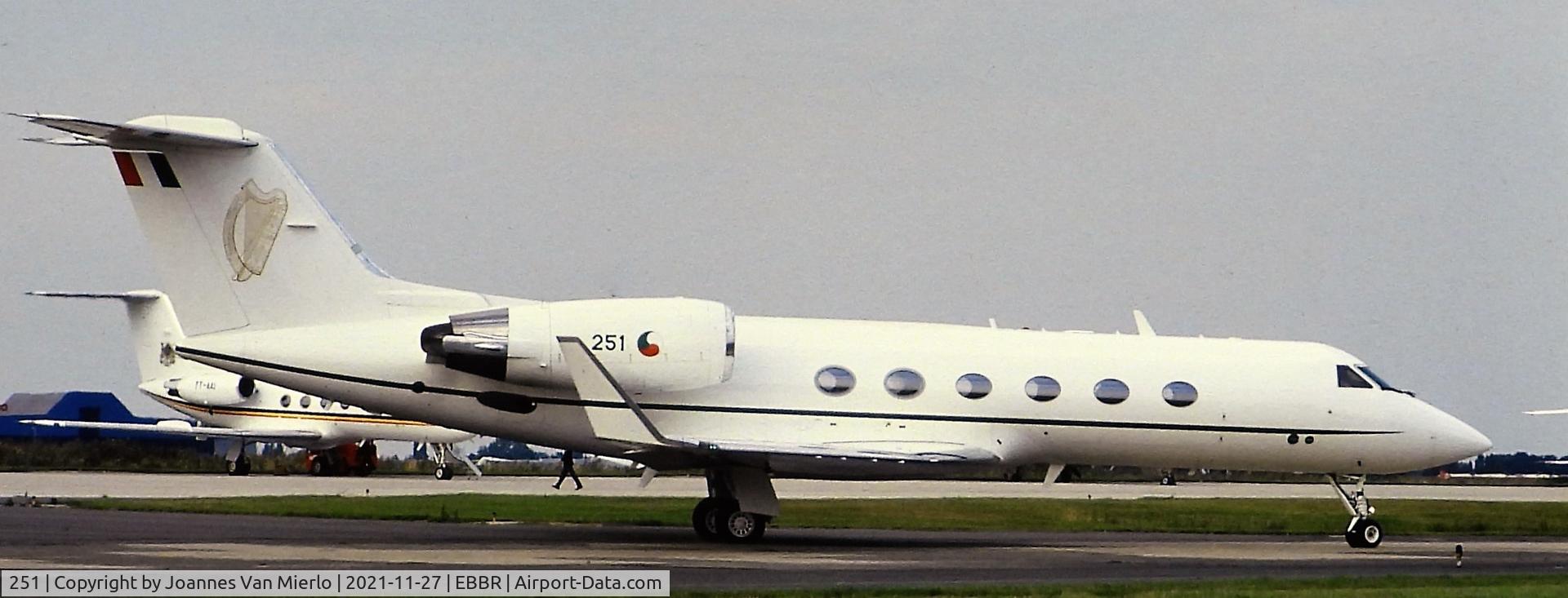 251, 1991 Gulfstream Aerospace G-IV C/N 1160, Slide scan
