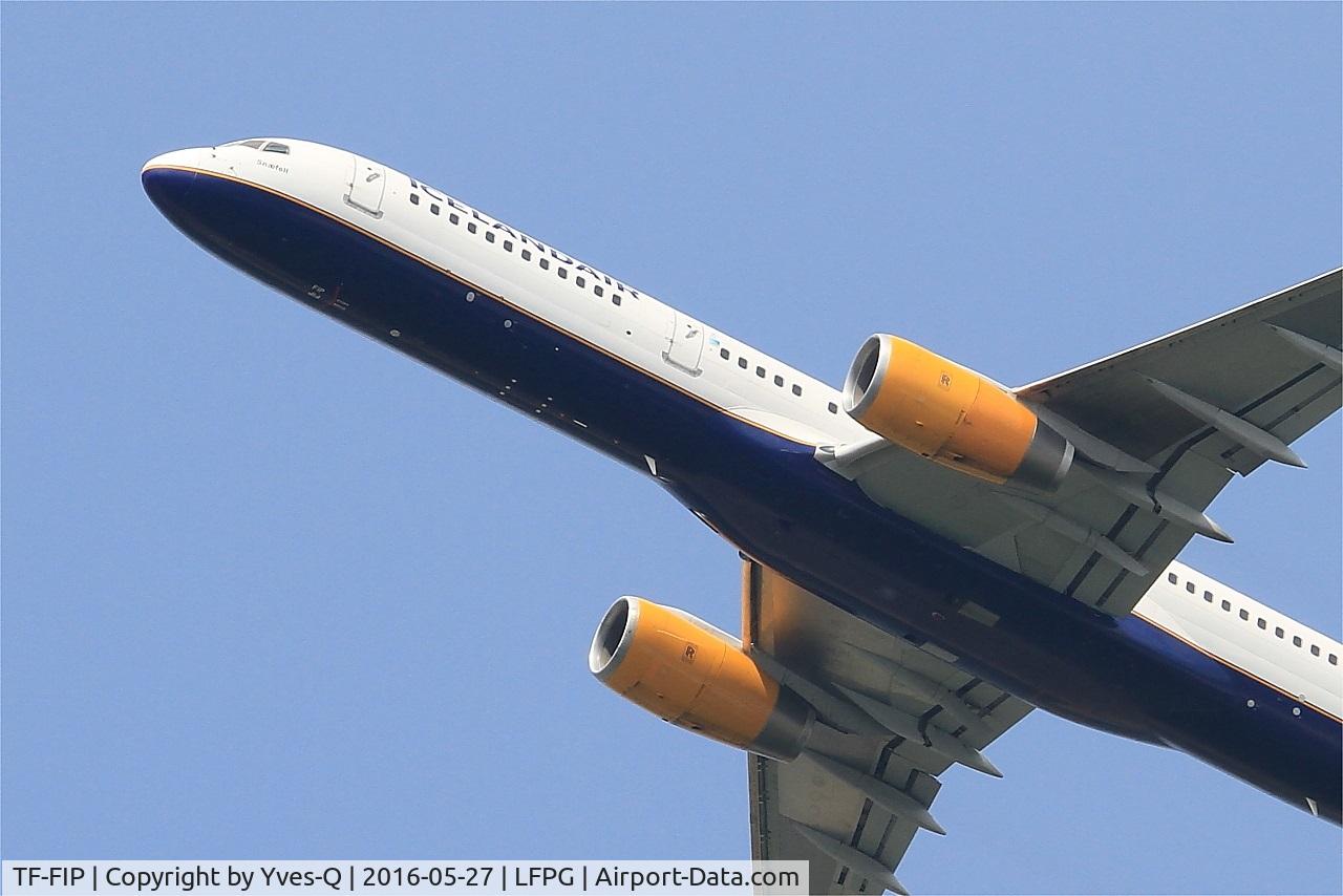 TF-FIP, 2000 Boeing 757-208 C/N 30423, Boeing 757-208, Climbing from rwy 27L, Roissy Charles De Gaulle airport (LFPG-CDG)