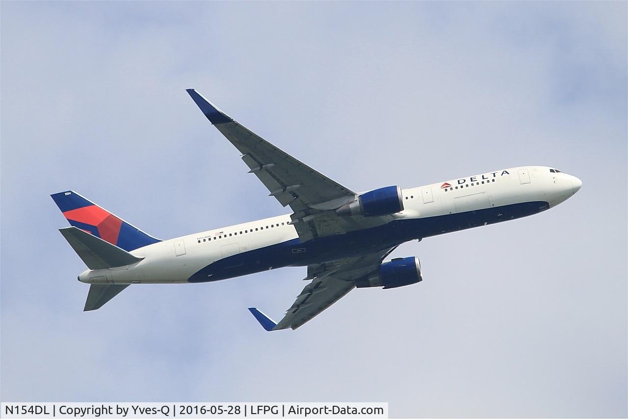N154DL, 1991 Boeing 767-3P6 C/N 25241, Boeing 767-3P6, Climbing from rwy 06R, Roissy Charles De Gaulle airport (LFPG-CDG)