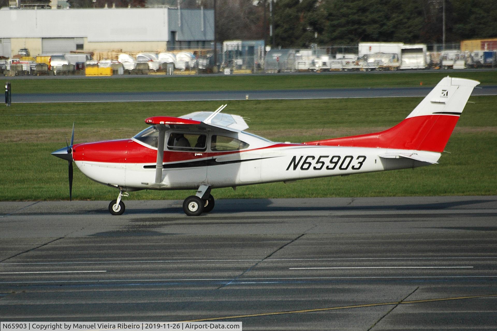 N65903, 2004 Cessna 182T Skylane C/N 18281501, Seen at YVR