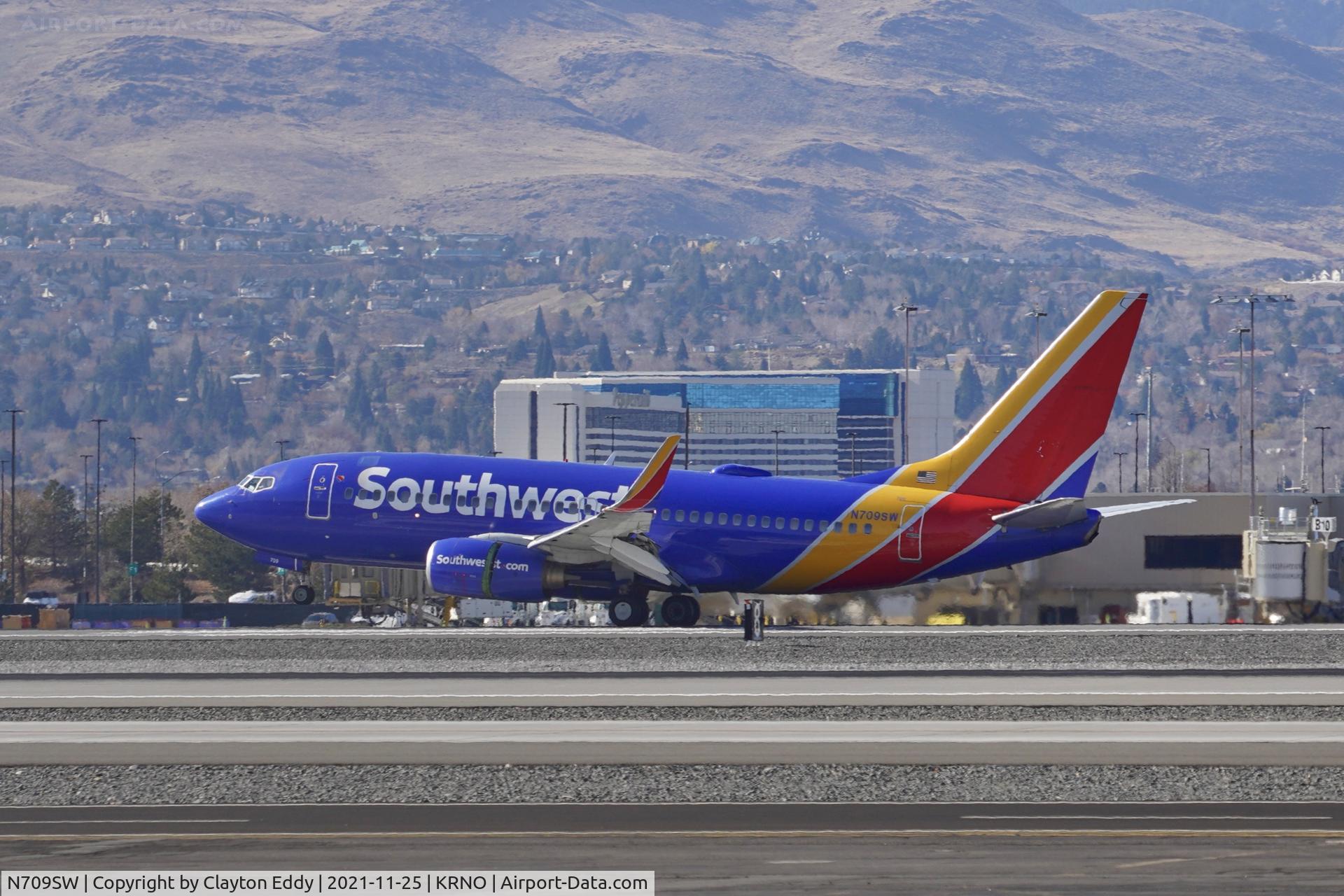 N709SW, 1998 Boeing 737-7H4 C/N 27843, Reno-Tahoe International 2021.