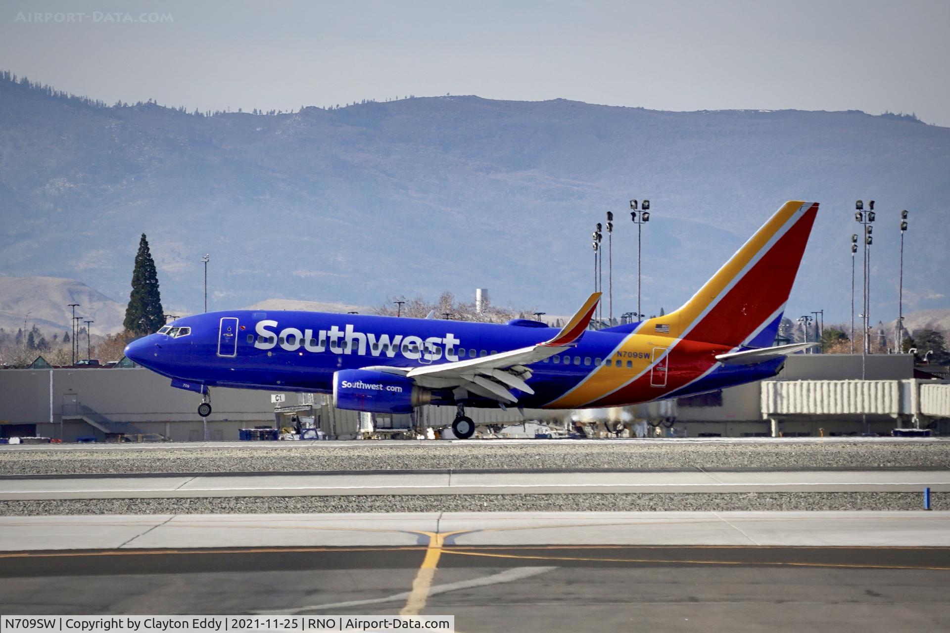 N709SW, 1998 Boeing 737-7H4 C/N 27843, Reno-Tahoe International 2021.