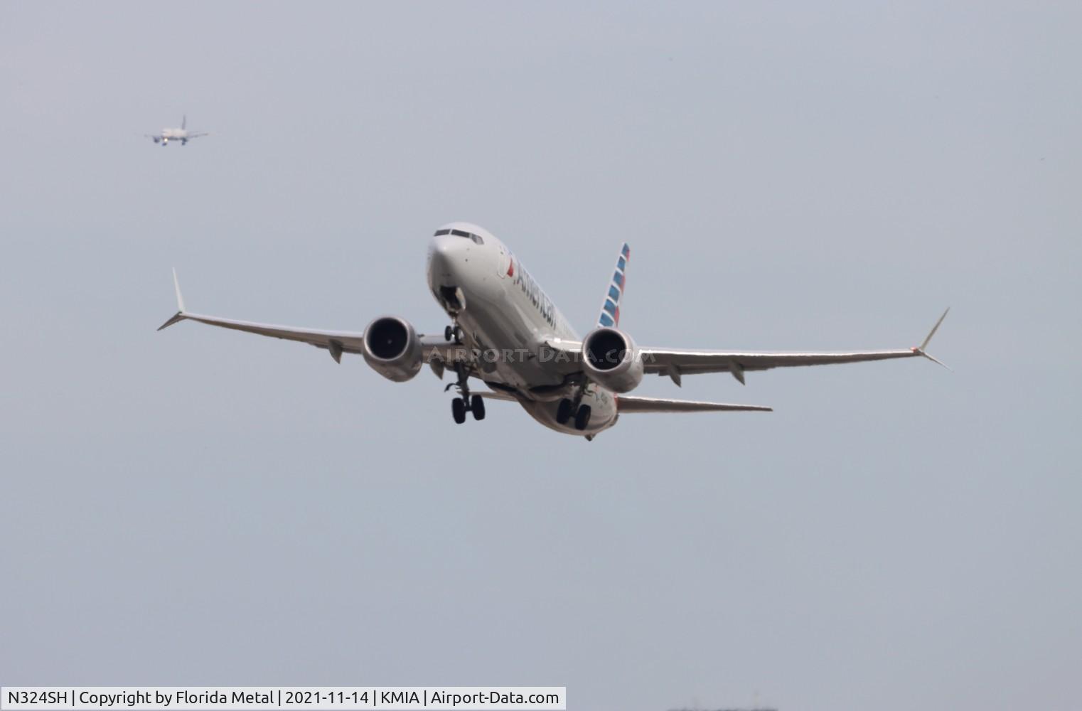 N324SH, 2020 Boeing 737 MAX 8 C/N 44476, MIA 2021