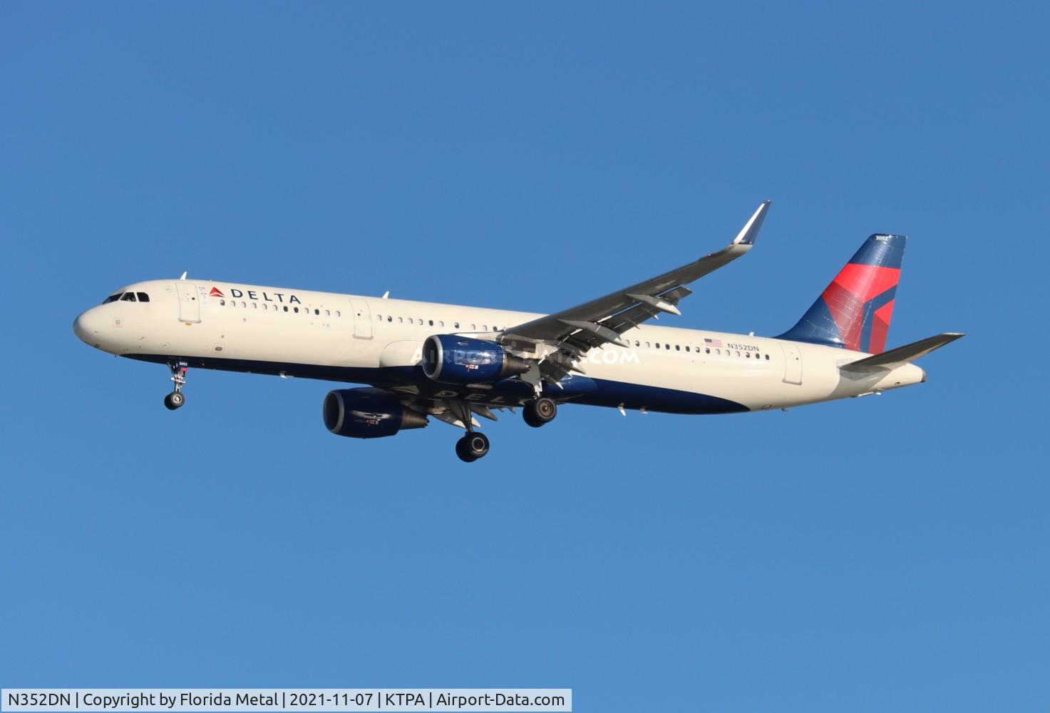 N352DN, 2018 Airbus A321-211 C/N 8283, TPA 2021