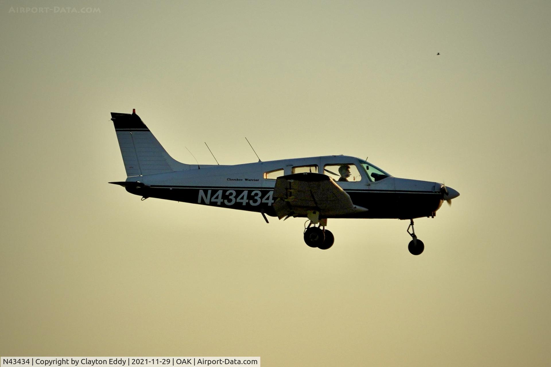 N43434, 1974 Piper PA-28-151 Cherokee C/N 28-7415491, North Field Oakland Airport 2021.