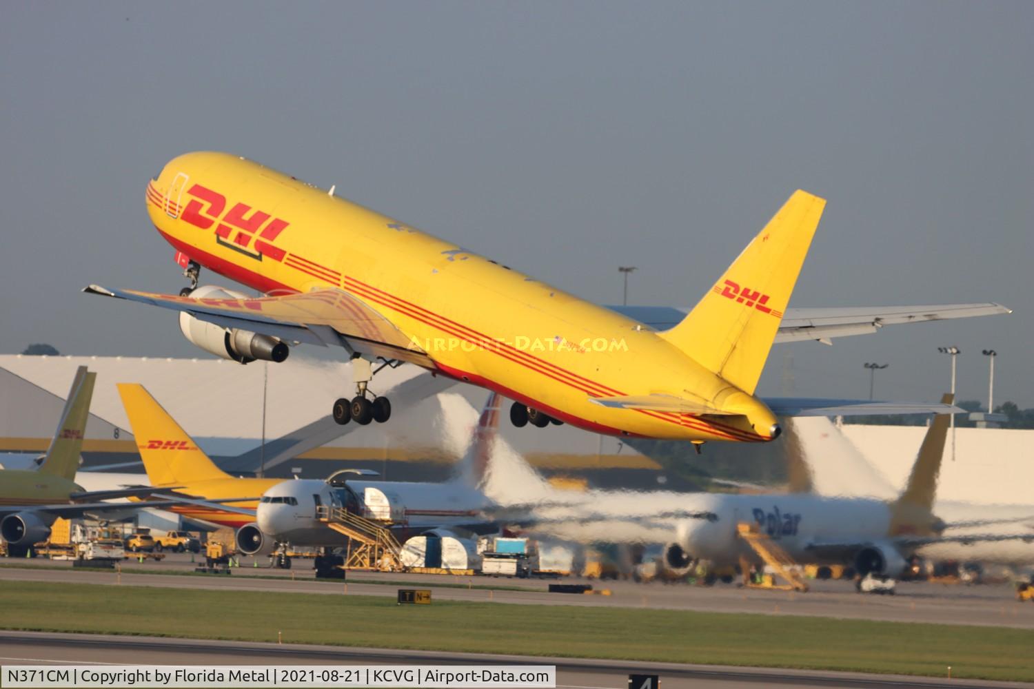 N371CM, 1994 Boeing 767-338 C/N 25577, CVG 2021