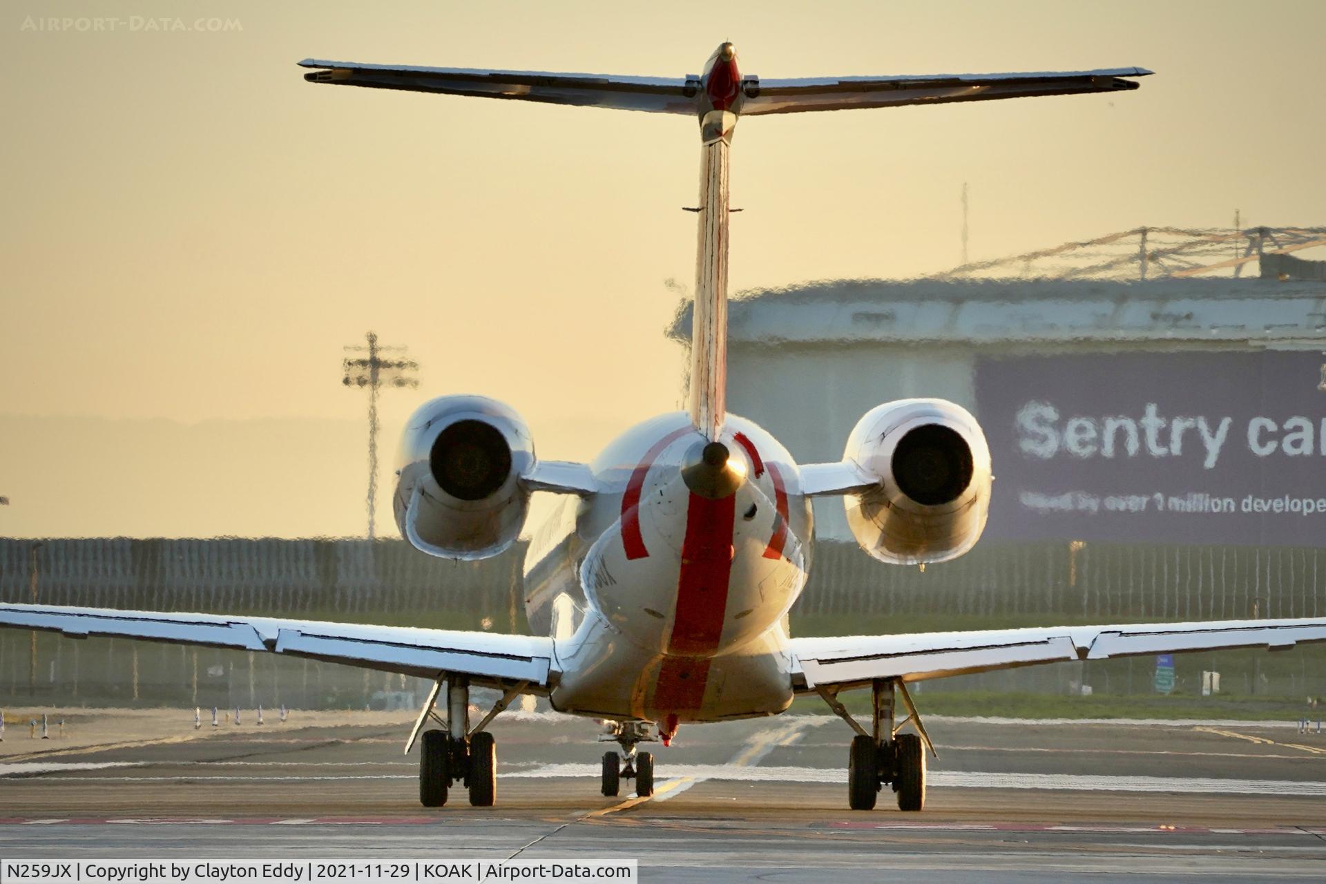 N259JX, 2001 Embraer ERJ-135LR (EMB-135LR) C/N 145402, North Field Oakland Airport 2021.