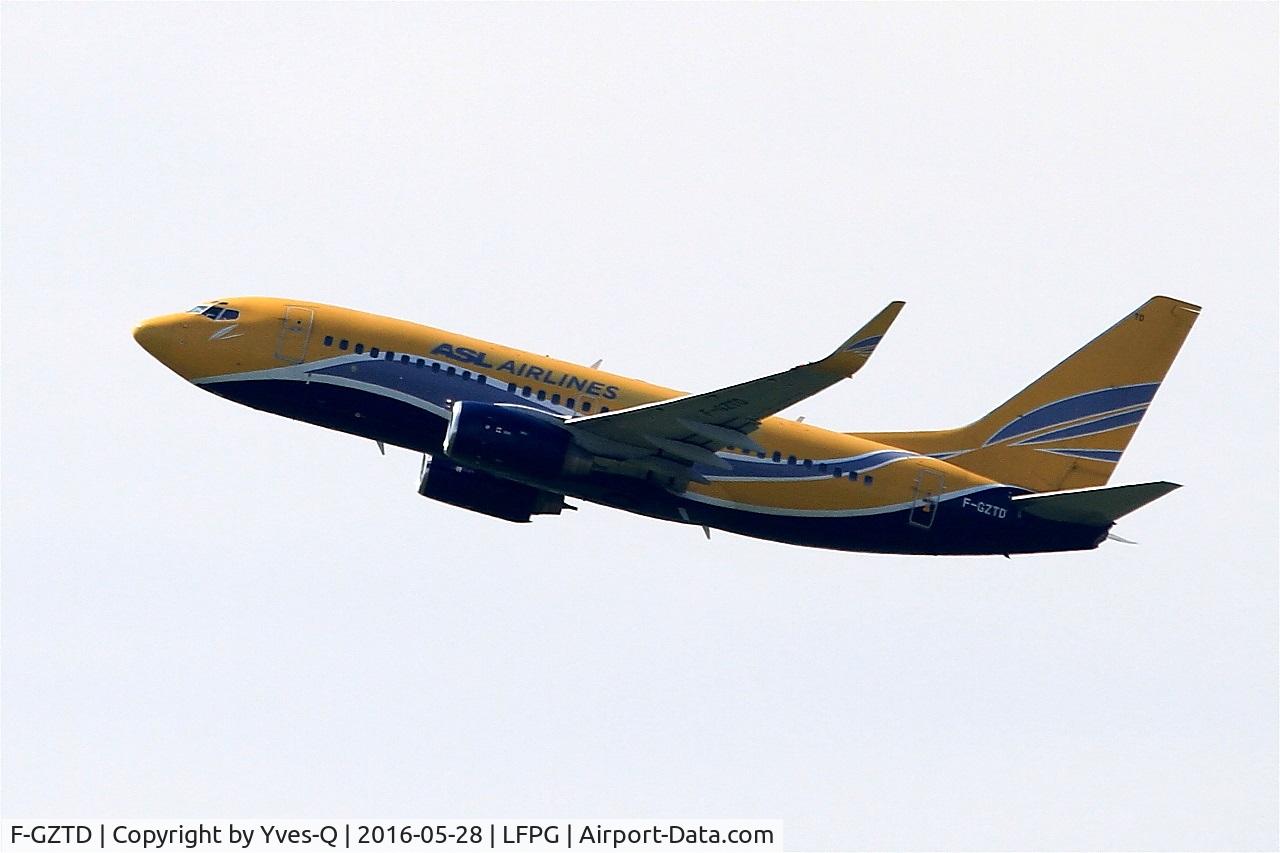 F-GZTD, 2003 Boeing 737-73V C/N 32418, Boeing 737-73V, Climbing from rwy 08L, Roissy Charles De Gaulle airport (LFPG-CDG)