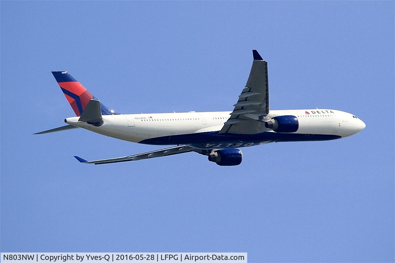 N803NW, 2003 Airbus A330-323 C/N 0542, Airbus A330-323, Take off rwy 06R, Roissy Charles De Gaulle airport (LFPG-CDG)