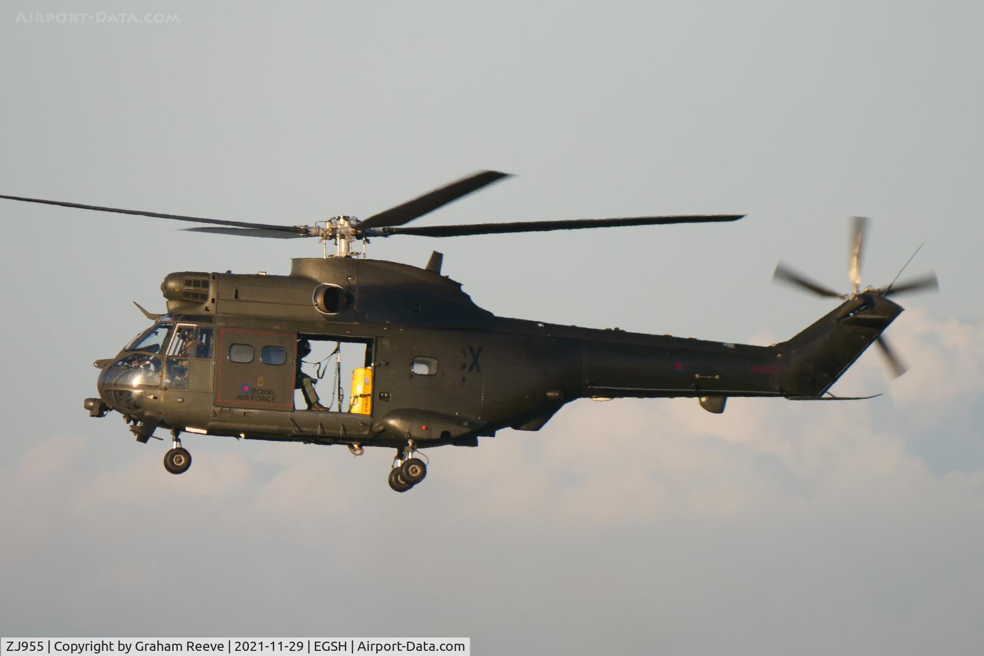 ZJ955, Aerospatiale Puma HC.2 C/N 1363, Departing from Norwich.