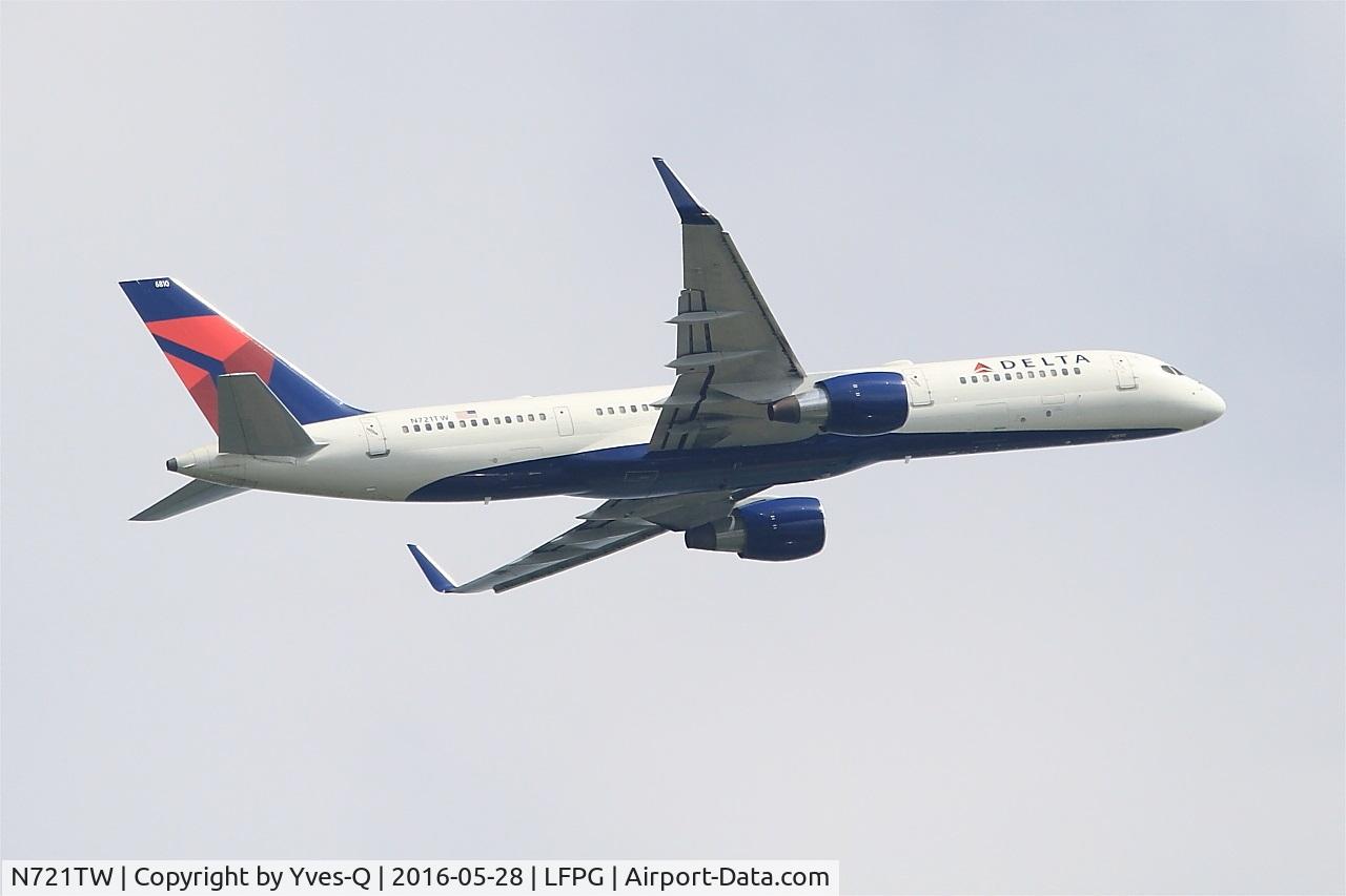 N721TW, 1999 Boeing 757-231 C/N 29954, Boeing 757-231, Climbing from rwy 06R, Roissy Charles De Gaulle airport (LFPG-CDG)