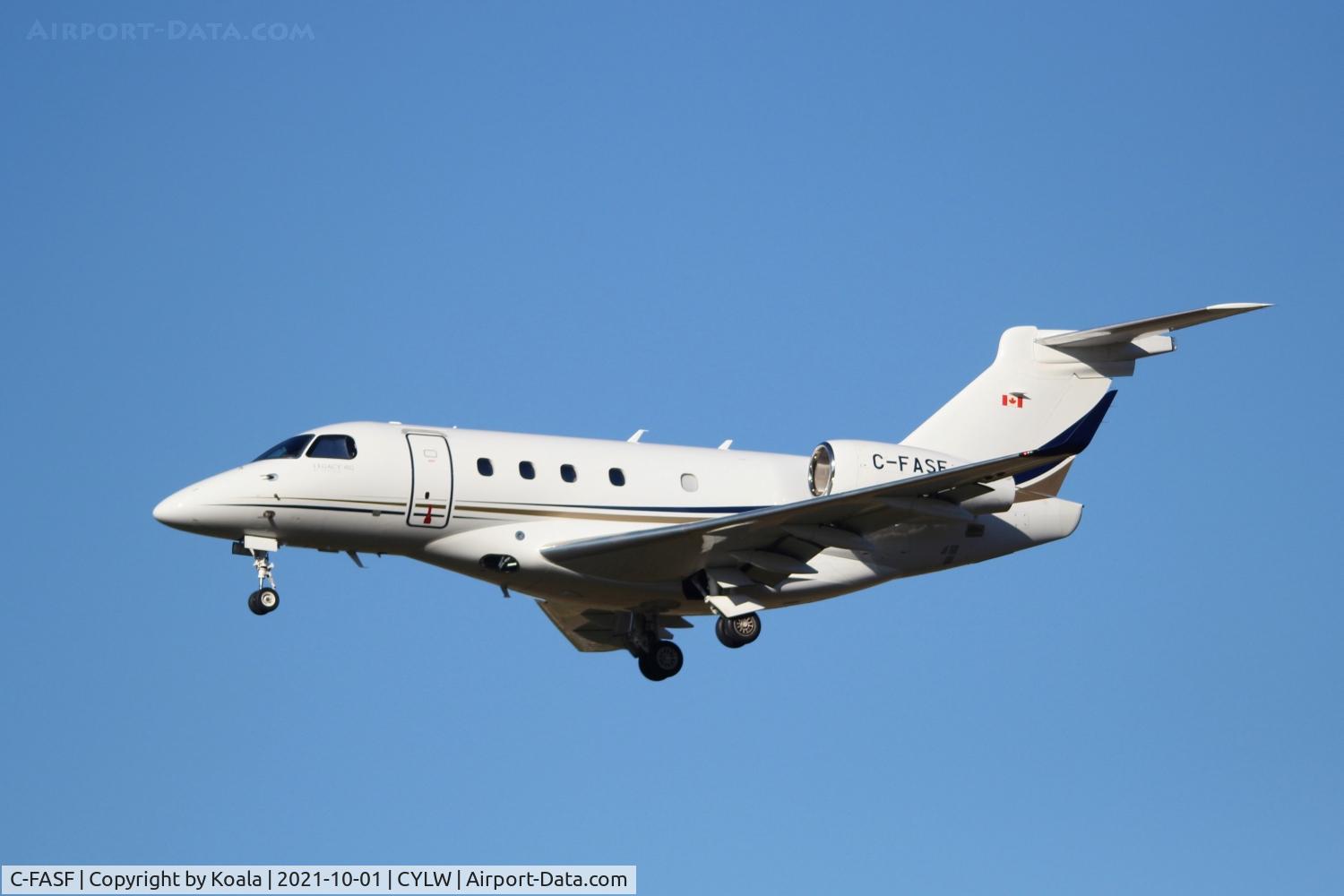 C-FASF, 2017 Embraer EMB-545  Legacy 450 C/N 55010027, Final approach