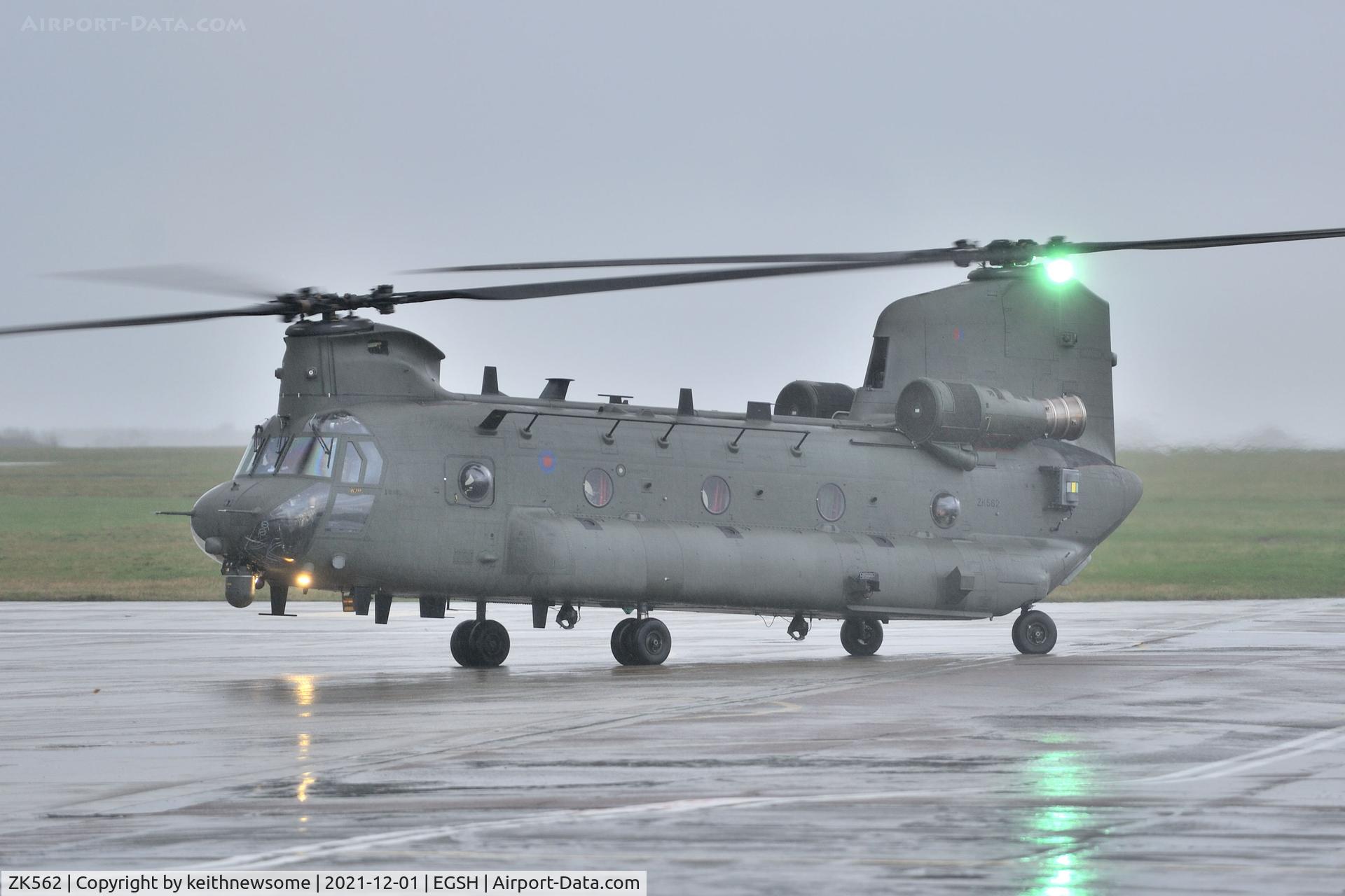 ZK562, Boeing Chinook HC.6 C/N M7713, Arriving at Norwich.