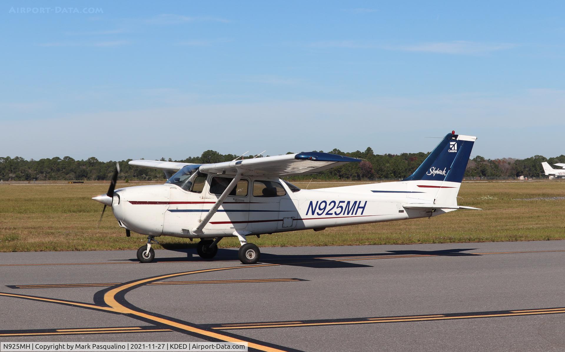 N925MH, 1999 Cessna 172R C/N 17280731, Cessna 172R