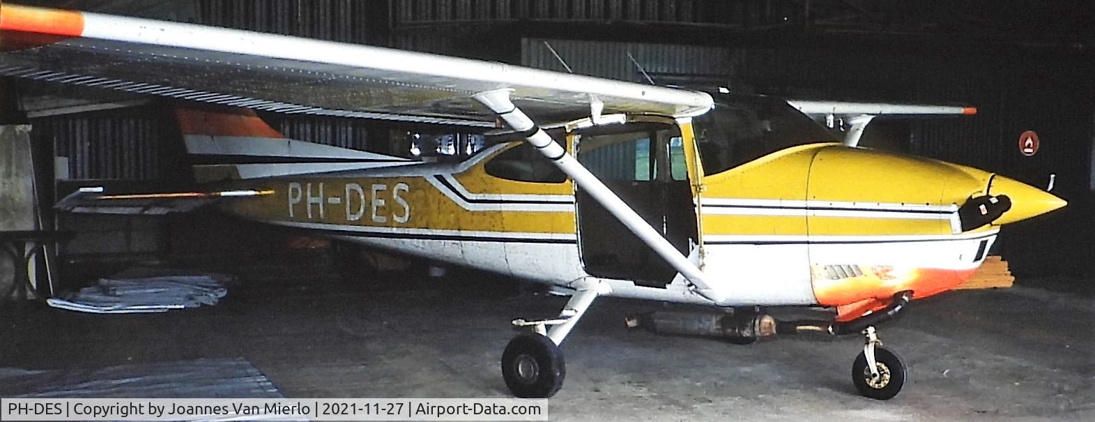 PH-DES, 1975 Reims F182P II Skylane C/N F18263920/0016, Slide scan