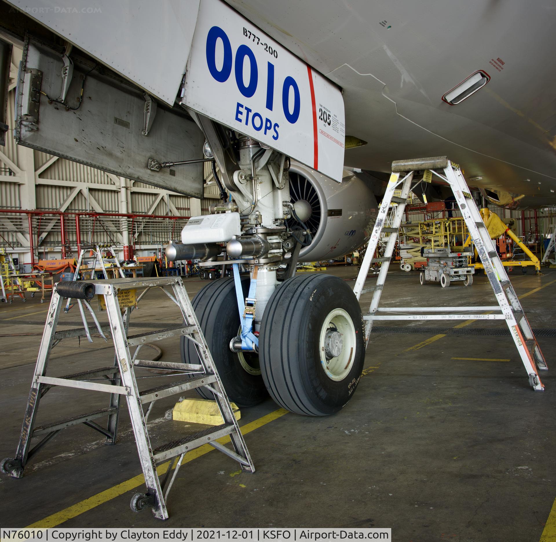 N76010, 1999 Boeing 777-224/ER C/N 29480, SFO 2021.