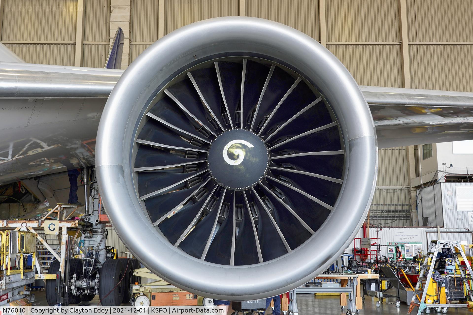 N76010, 1999 Boeing 777-224/ER C/N 29480, GE90 engine SFO 2021.