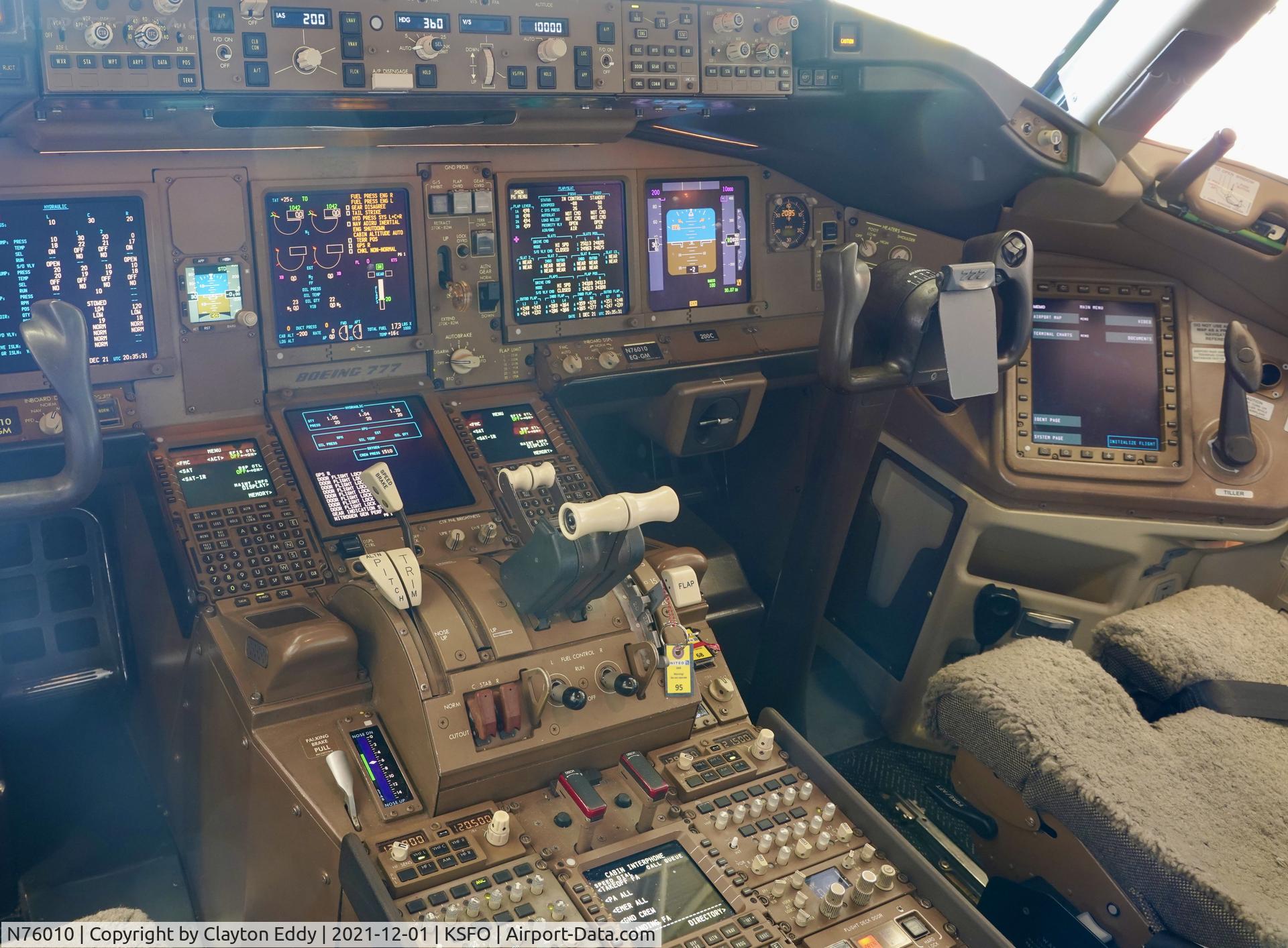N76010, 1999 Boeing 777-224/ER C/N 29480, Flightdeck SFO 2021.