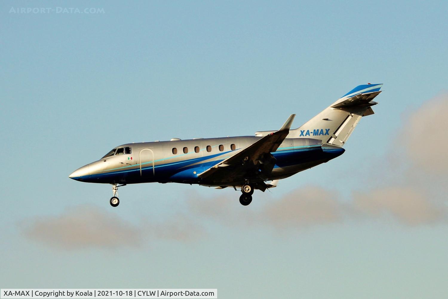 XA-MAX, 2005 Raytheon Hawker 800XP C/N 258727, Final approach