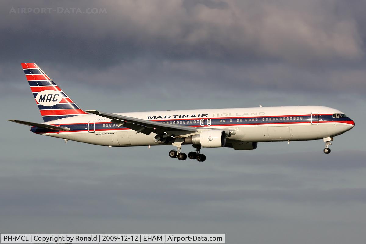 PH-MCL, 1992 Boeing 767-31A/ER C/N 26469, at spl