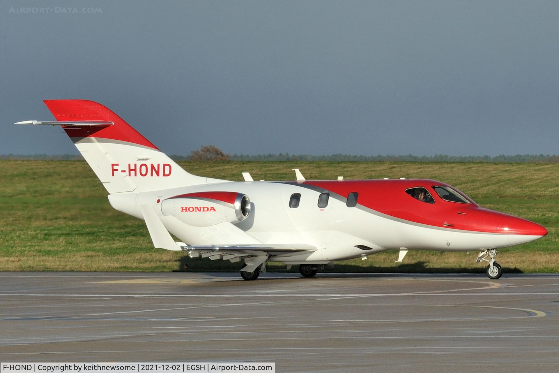 F-HOND, 2017 Honda HA-420 Hondajet C/N 42000097, Leaving Norwich.