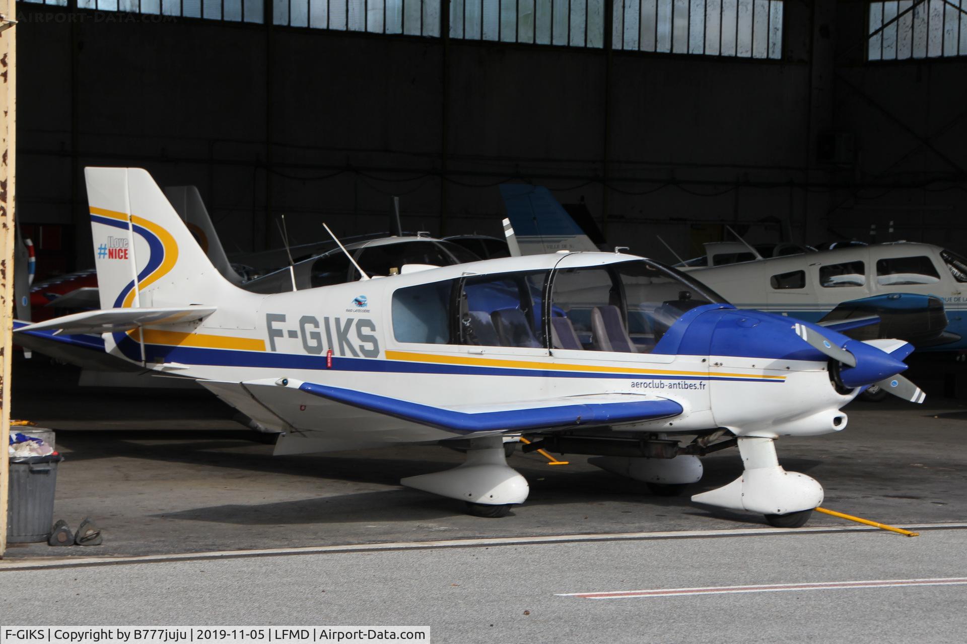 F-GIKS, Robin DR-400-180 Regent Regent C/N 1950, at Cannes
